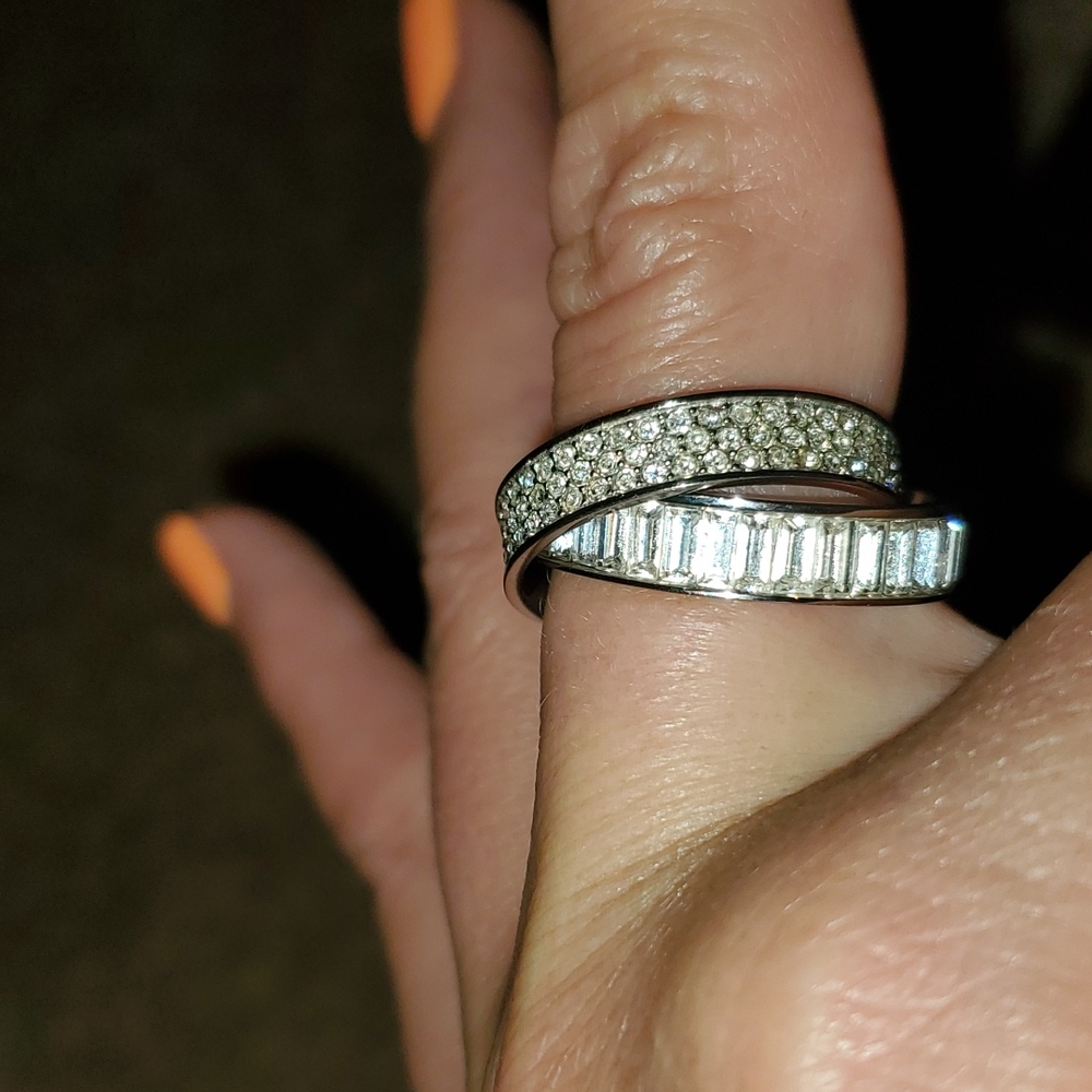 MKors double ring comes with pouch and bg size 8 - Picture 11 of 11